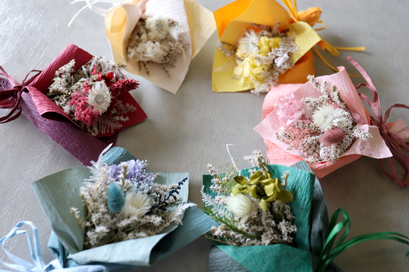 花瓶に入れても吊るしても！ラッピングをつけたままでも外しても