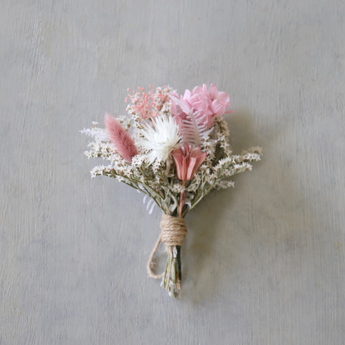 花瓶に入れても吊るしても！ラッピングをつけたままでも外しても