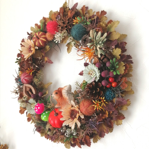 【misen2014 さま】ornament ❀ 木の実を持った リスさん a misen2014 さま】ornament ❀ 木の実を持った リスさん a