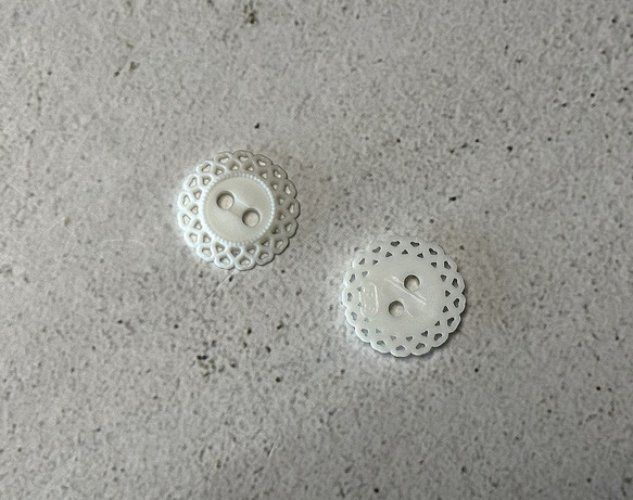 【再販】13.3mm ◆ プラスチックボタン ◆ 2穴 ◆ 15ヶ入 ◆ B-No,022 2枚目の画像