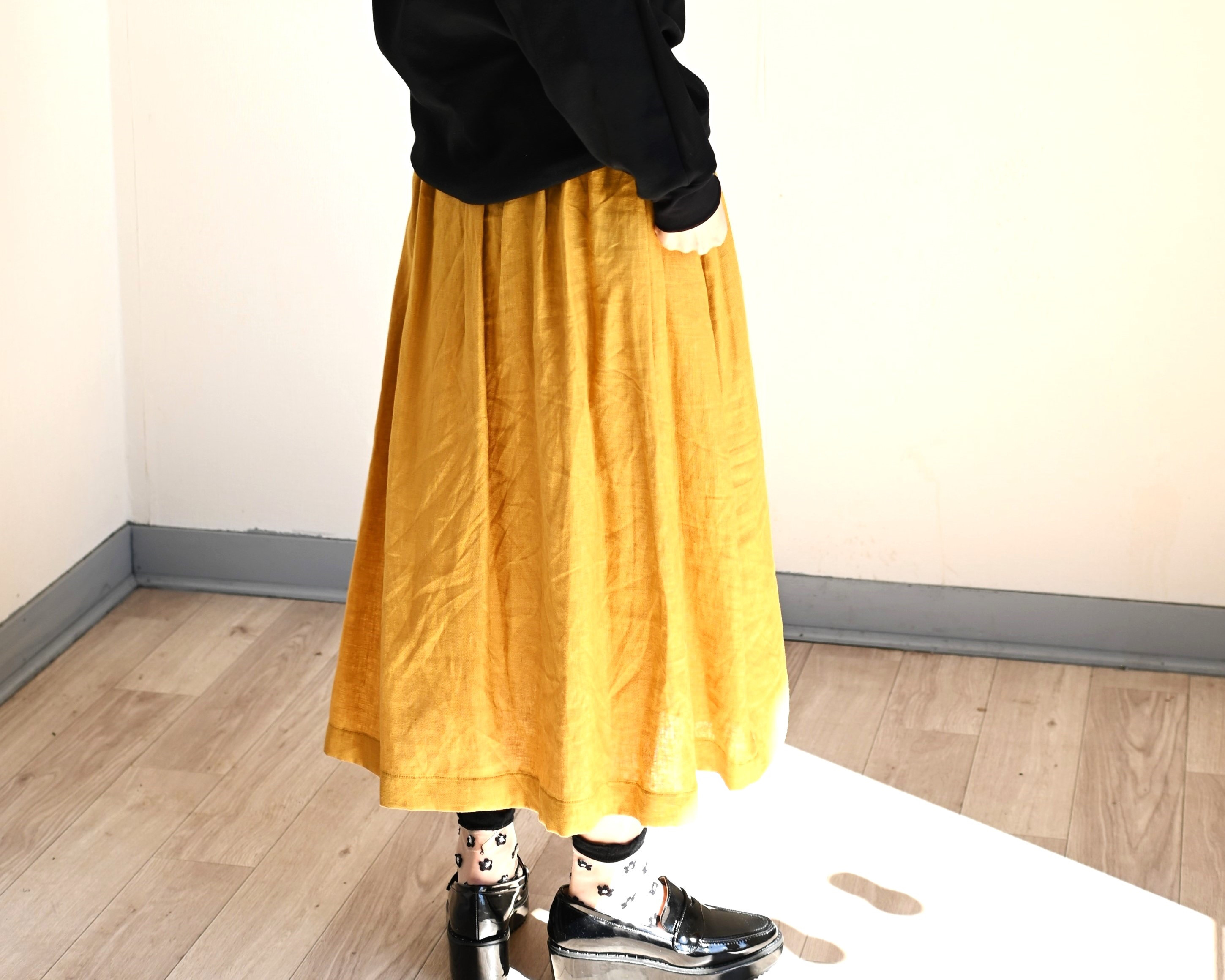 ベーシックデザインリネンギャザースカート：マスタードイエロー