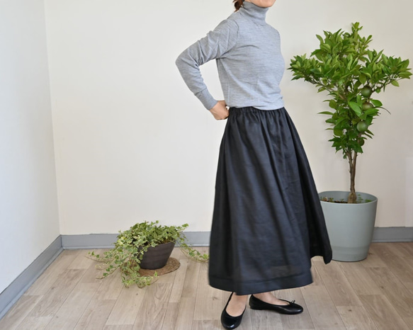 ベーシックデザインリネンギャザースカート：ブラック 1枚目の画像