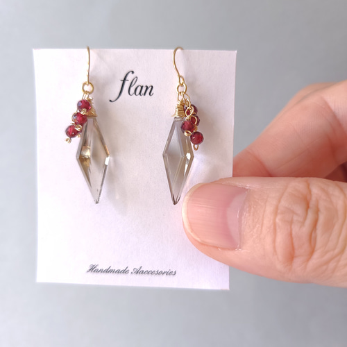 天然石 14kgf 宝石質スモーキークォーツとガーネットのピアス