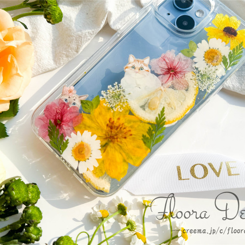 茂みから様子を窺う ネコ ] 猫 押し花 ドライフラワー スマホ ケース