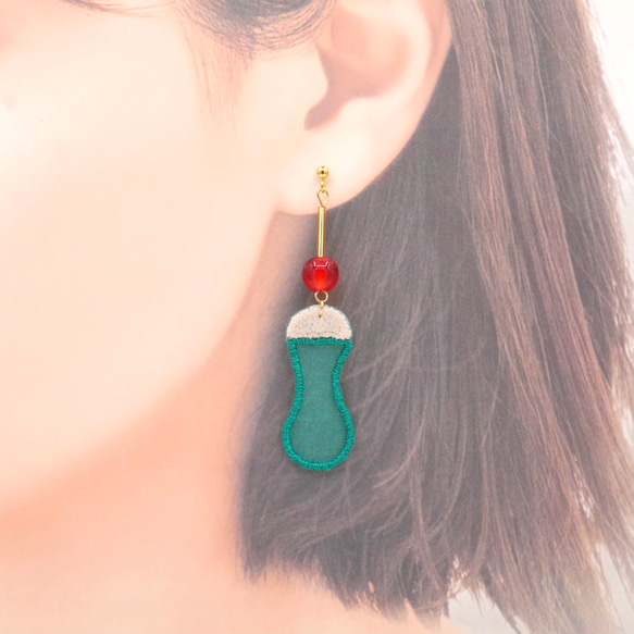 オーガンジー刺繍の耳飾り：クリームソーダ（メロン） 3枚目の画像