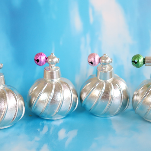 レトロな香水瓶 温度計付き ペーパーウェイト ｢すずのスズ｣Ⓡ その他