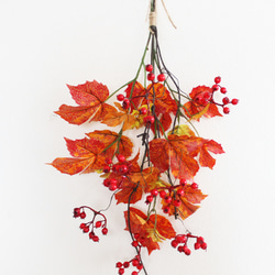 「送料無料」紅葉（モミジ）サンキライ スワッグリース 壁掛け（アーティフィシャルフラワー）秋リース 3枚目の画像