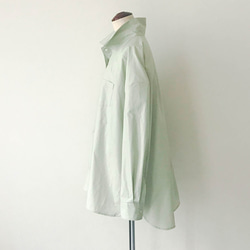 コエリブラウスPart2 ＜衿を立てて着るオーバーサイズ白シャツ＞ ～タイプライター くすみグリーン～ 3枚目の画像