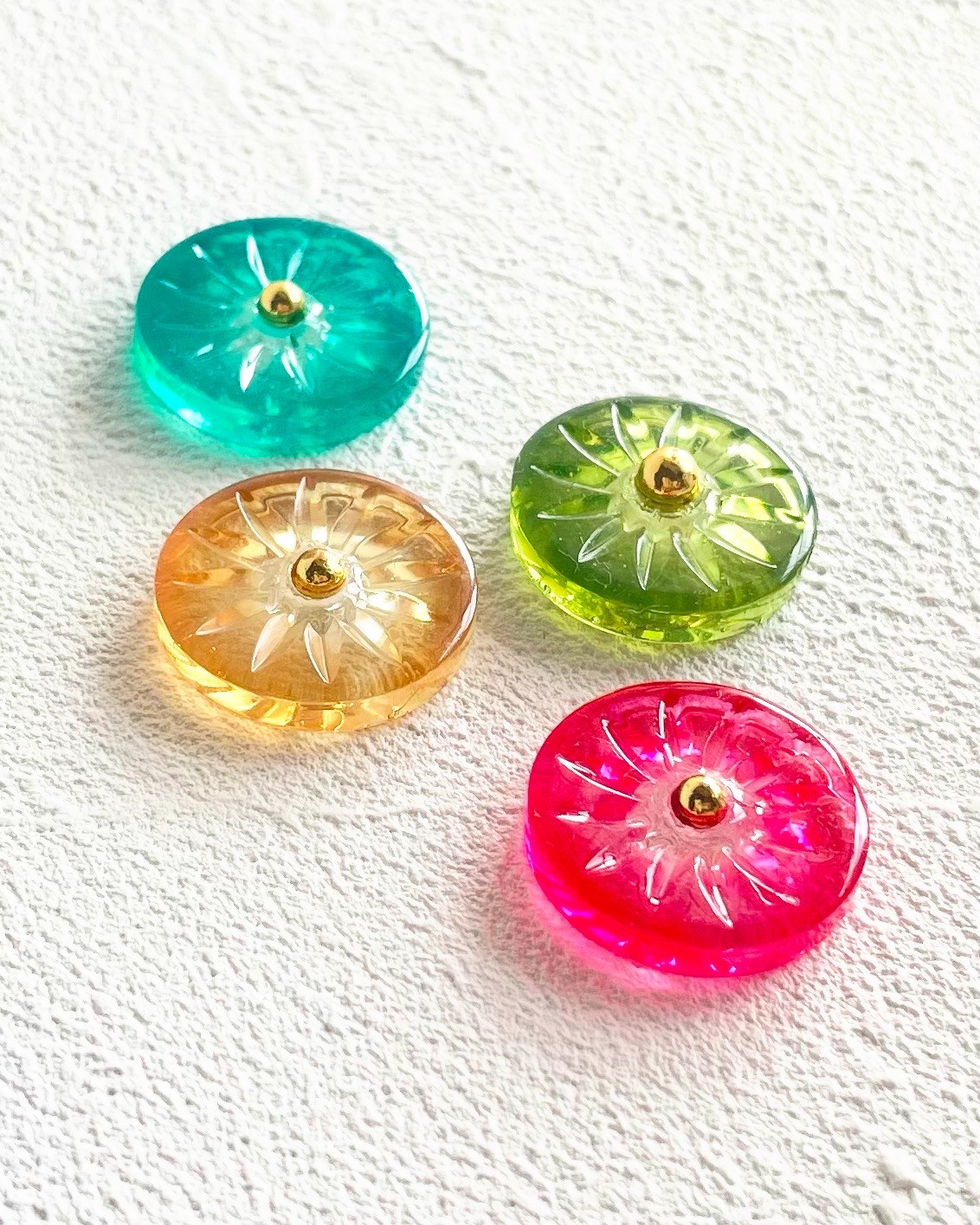 切り子ガラス風 ピンバッチ タックピン ピンブローチ レジン