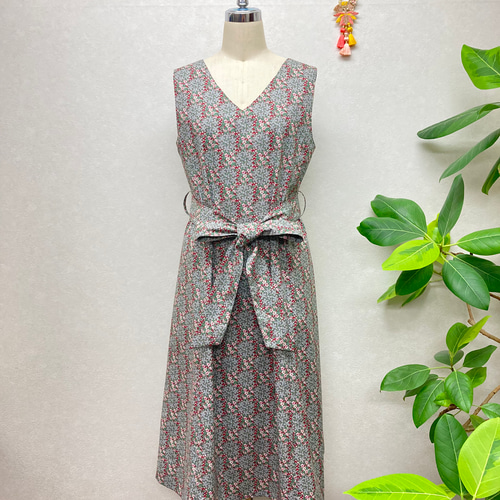 MaxMara 花柄 Vネック ノースリーブ ワンピース MaxMara 花柄 Vネック ノースリーブ ワンピース