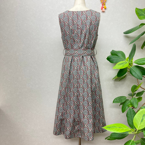 リボン付き♪小花柄コットンのVネックノースリーブワンピース