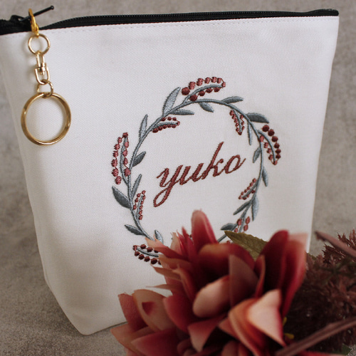 ポーチ】【名入れ】リース 名前 オーダー 刺繍 北欧 ギフト