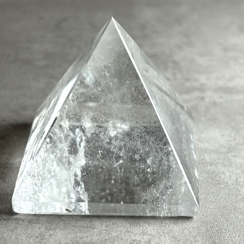 レムリアンシードクリスタル・ピラミッド（大） レムリアンシードクリスタル・ピラミッド（大）