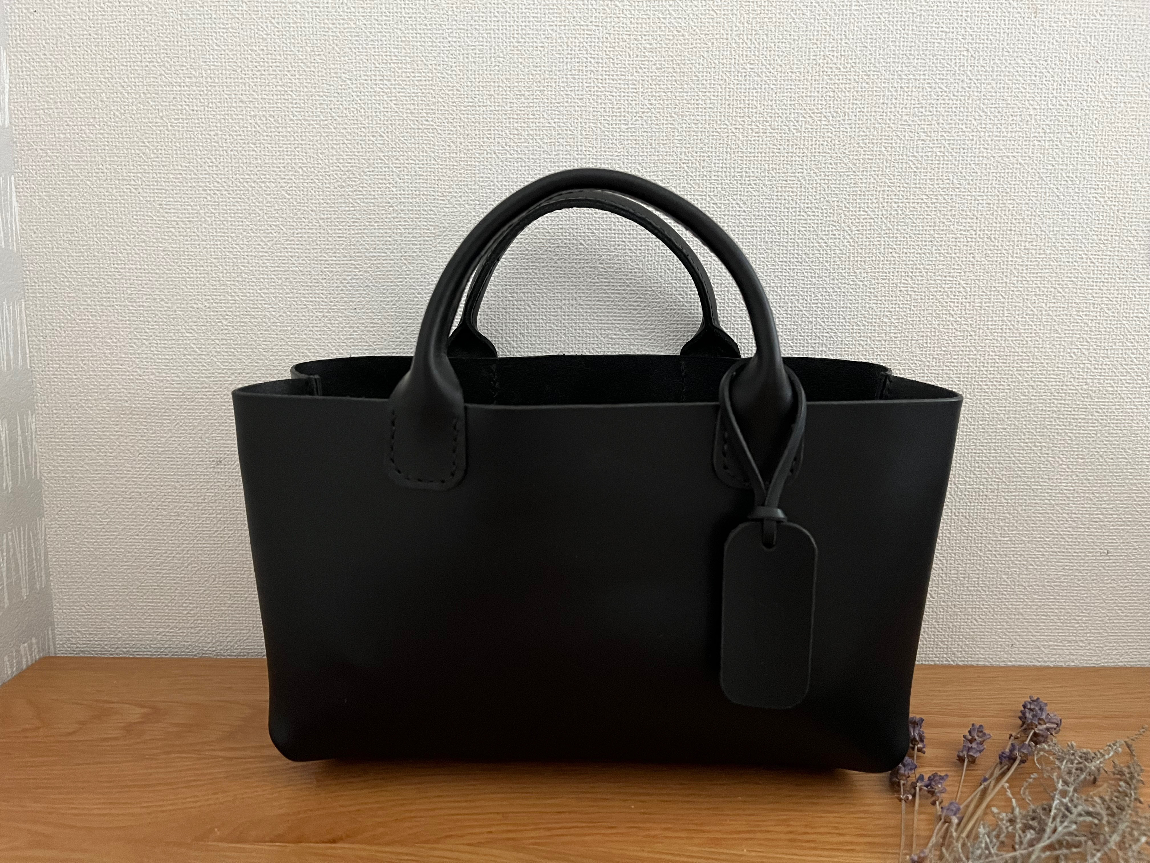 手縫いのちょっと横長ミニトート