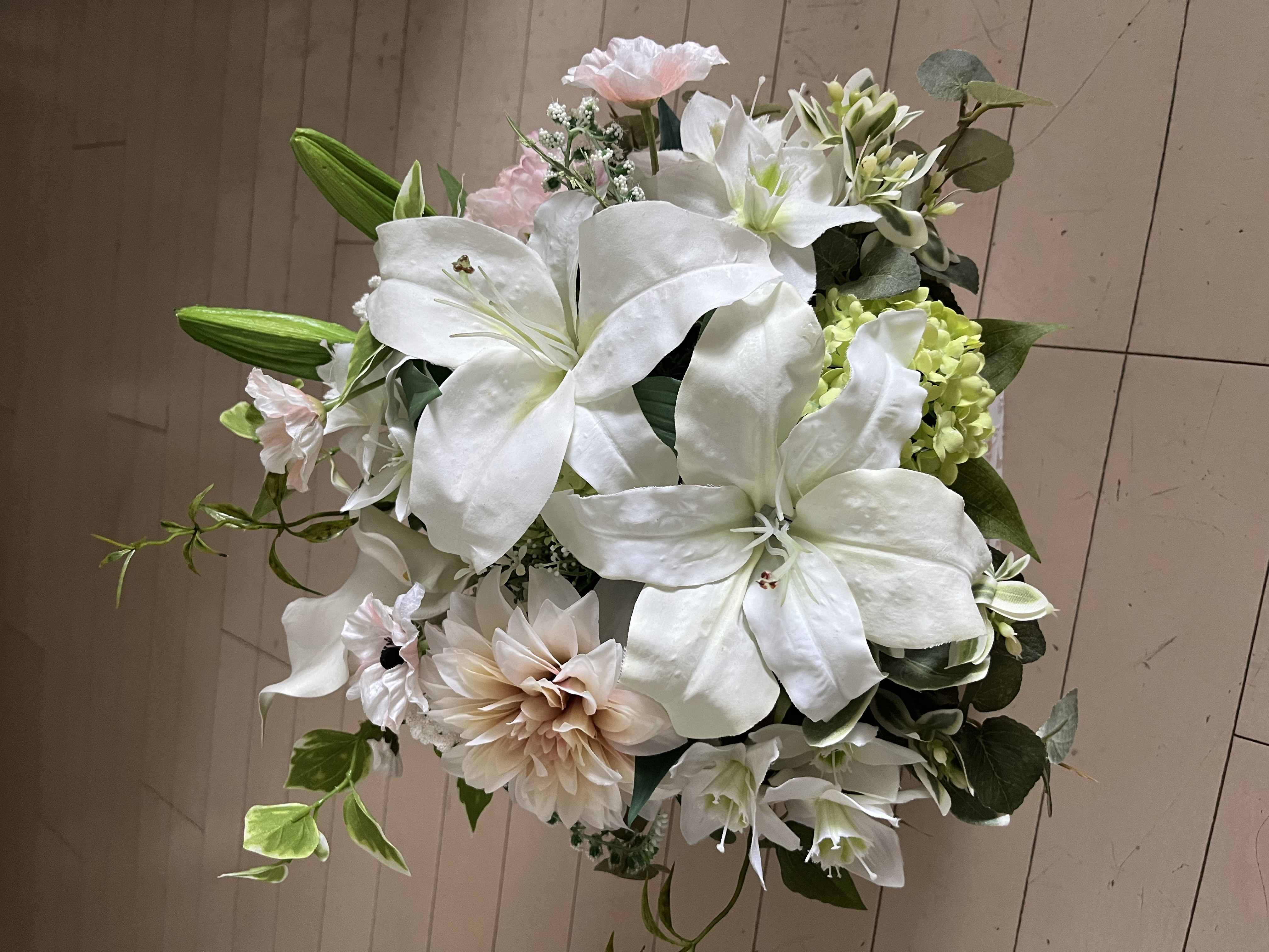 アーティシャルフラワーカサブランカアレンジ