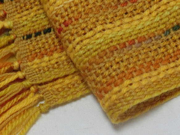 黄葉色の手織りウールマフラー　長さ200cm 6枚目の画像