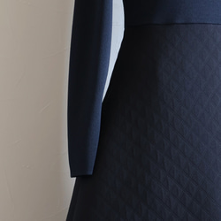 [售罄！ 】 絎縫材質對接洋裝【深海軍藍】 第9張的照片