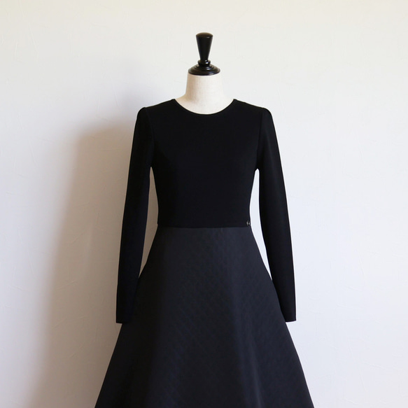 【一件百搭◎】絎縫材質對接洋裝【黑色】 第4張的照片