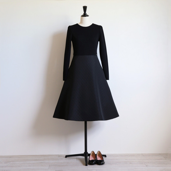 【一件百搭◎】絎縫材質對接洋裝【黑色】 第13張的照片