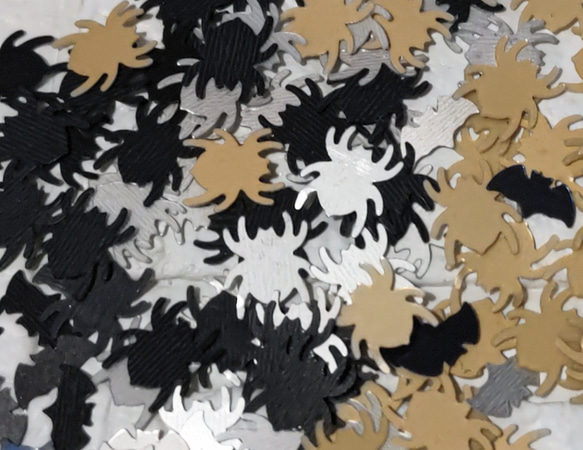 ハロウィン HAPPY HALLOWEEN 蜘蛛＆ミニコウモリ パーツ 金 銀 黒 5種類 100枚以上セット 1枚目の画像