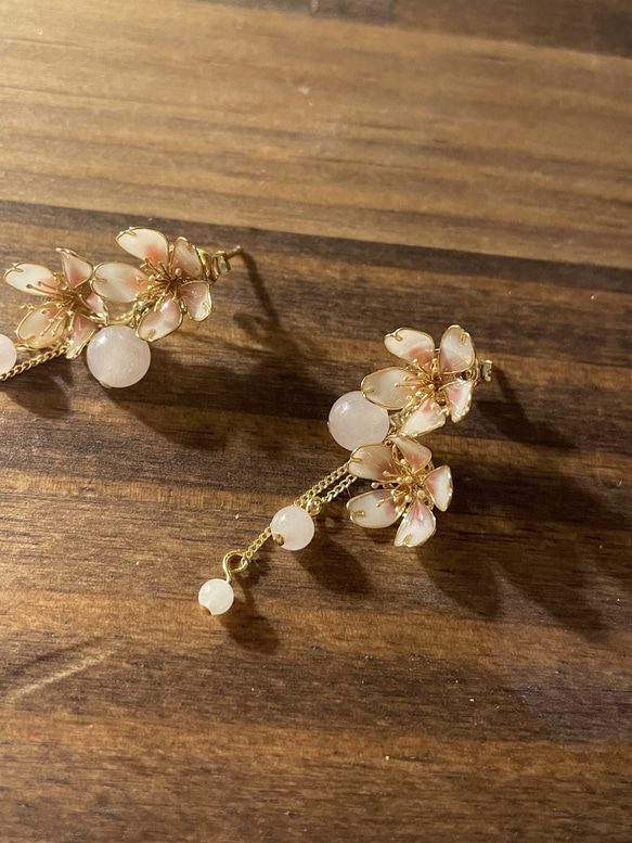 春桜とローズクォーツのイヤリング/ピアス 3枚目の画像