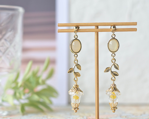 ピアス】ランタン風デザイン 太陽モチーフ 朝日 夕焼け ピアス