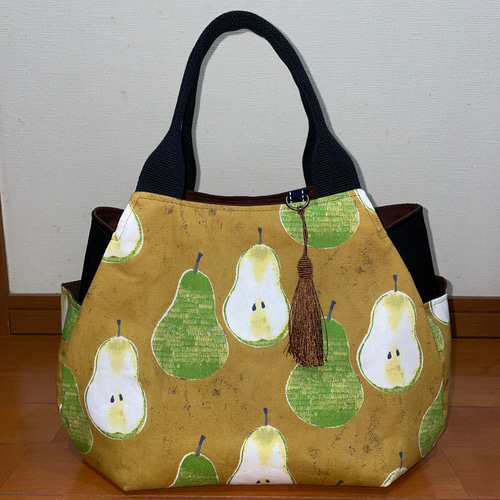 【おまとめ品】チューリップ型ハンドメイドバッグ3点 おまとめ品】チューリップ型ハンドメイドバッグ3点 おまとめ品