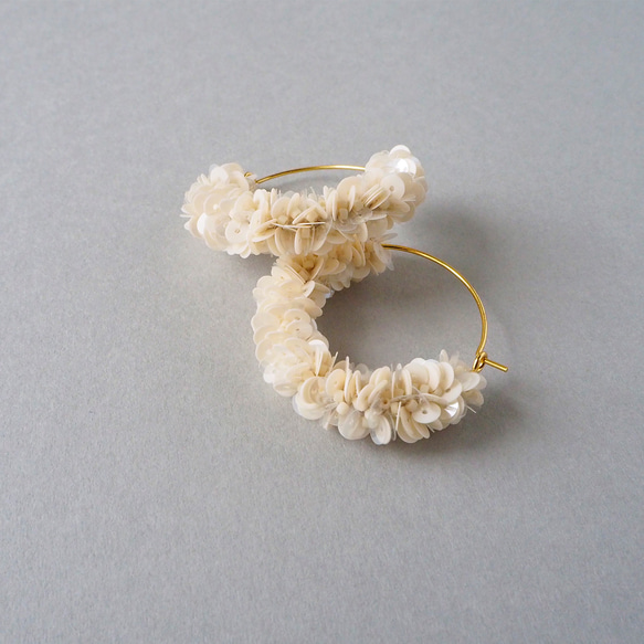 高級時裝刺繡▫️HOOP 14kgf 耳環#ER2301 IVORY/Luneville 刺繡 第3張的照片