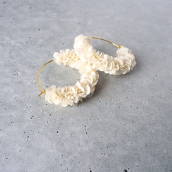 高級時裝刺繡▫️HOOP 14kgf 耳環#ER2301 IVORY/Luneville 刺繡 第2張的照片