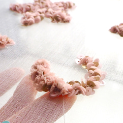 高級時裝刺繡▫️HOOP 14kgf 耳環#ER2301 SOFT PINK / Luneville 刺繡 第11張的照片