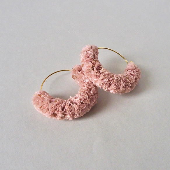 高級時裝刺繡▫️HOOP 14kgf 耳環#ER2301 SOFT PINK / Luneville 刺繡 第5張的照片