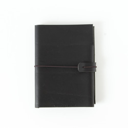 パスポートケース/パスポートカバー Italy本革・レザー （メンズ・レディース）ブラック×紐3色【Pasim】 1枚目の画像