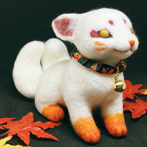 ◇ぽってり 二尾白狐 紅葉 羊毛フェルト人形 羊毛フェルト