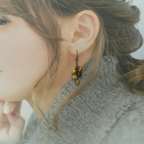 チェコビーズピアス「秋の実り」 イヤリングにも ロングピアス ガラス