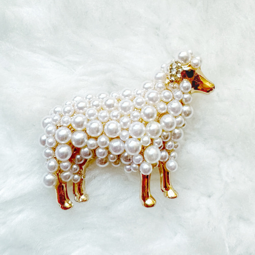 ♡即納♡ ひつじさんパールブローチピン ブローチ LILY ROSE 通販