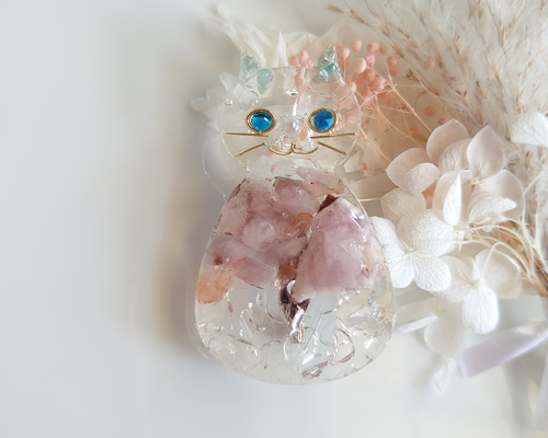 ピンクアメジストネコ レジンブローチ 素敵な逸品 ブローチ モン