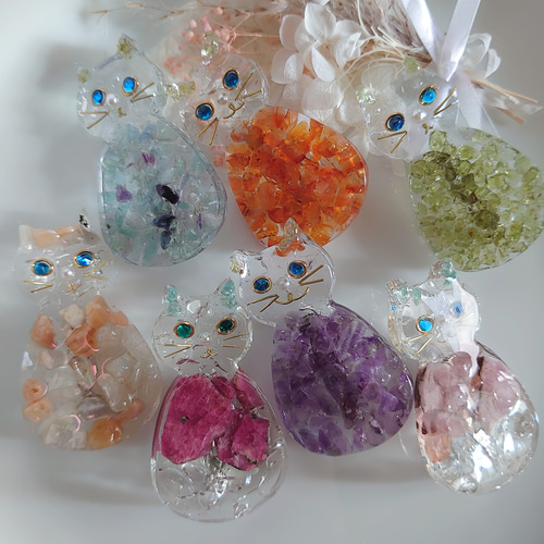 ピンクアメジストネコ レジンブローチ 素敵な逸品 ブローチ モン