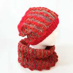 赤の機械編みニット帽子 3枚目の画像