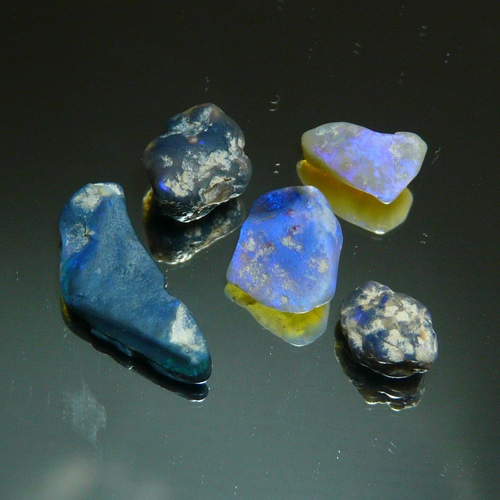 入手希少ロシア産　天然オパリン　オパライト鉱石　オパールガラス　スカル手掘り2体 入手希少ロシア産 天然オパリン オパライト鉱石 オパールガラス スカル