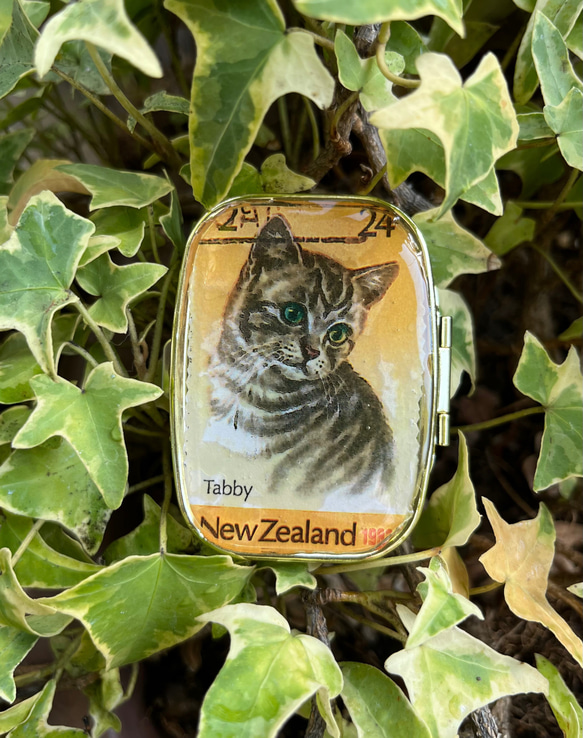古い外国切手のピルケース　アクセサリーケース（ニュージーランド　子猫）ラッピング無料！プレゼントにも 6枚目の画像