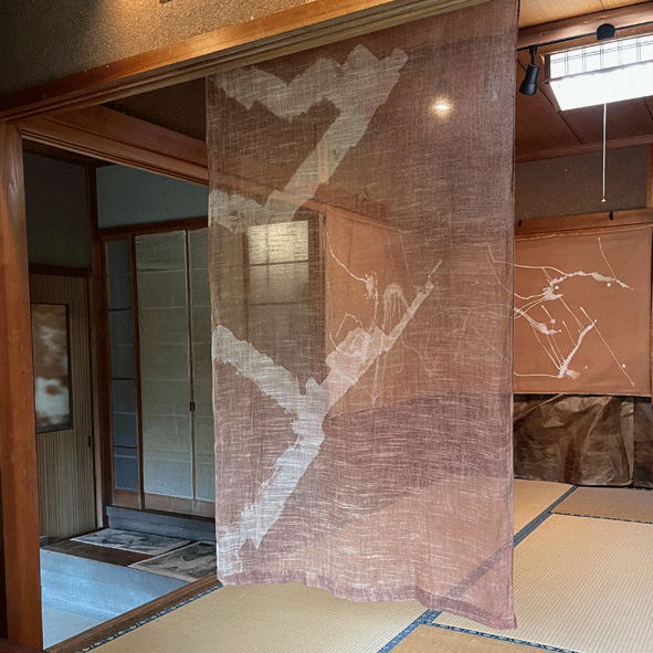 ベンガラと柿渋染め間仕切り23082 14,025円