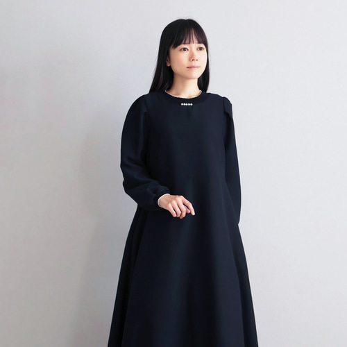 ジョリーミニョン ワンピース 36 ブラック 新品未使用 きちんと感のある、リラックスワンピ◎】 パール付きワンピース
