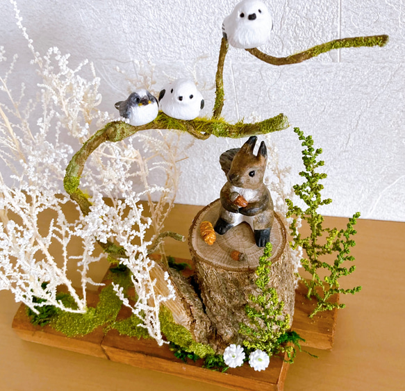 totorigiの森　エゾリス　シマエナガ　動物　フィギュア　ミニチュア　木工　置物 1枚目の画像