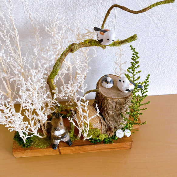 totorigiの森　エゾリス　シマエナガ　動物　フィギュア　ミニチュア　木工　置物 2枚目の画像