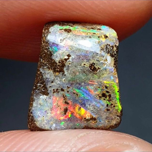 レインボーカラー　天然ボルダーオパール レインボーカラー 天然ボルダーオパール レインボーフラッシュ