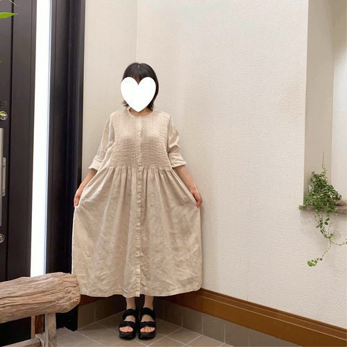 Scye（サイ）の「Scye | 〈別注〉リネン ピンタックワンピース WOMEN