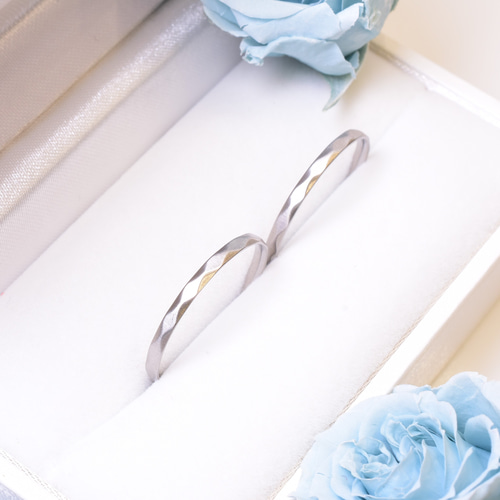 特価商品  ケースつき・ダイヤカット・純白のシルクマットペアリング】結婚 アクセサリー