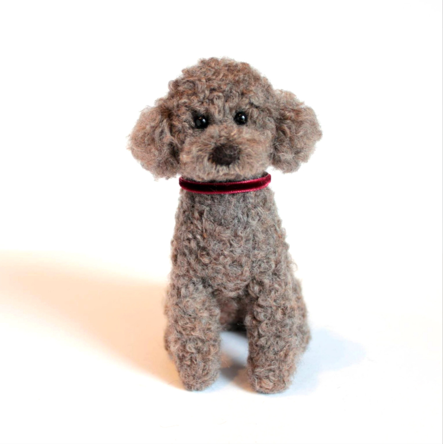 小さいけれどトイプードル（ブラウン）