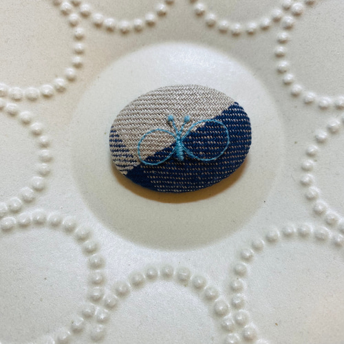 ブローチ（ちょうちょ・ミナペルホネン生地使用・ハンドメイド 