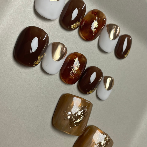 現品》ネイルチップ フットネイル親指2枚付 秋ネイル 秋 ブラウン  